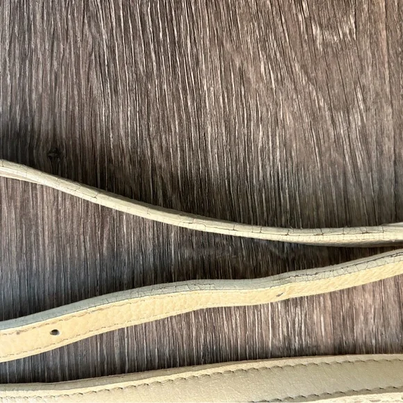 Quince Cream Textured Leather Crossbody Bag with Adjustable Strap - Picture 7 of 9